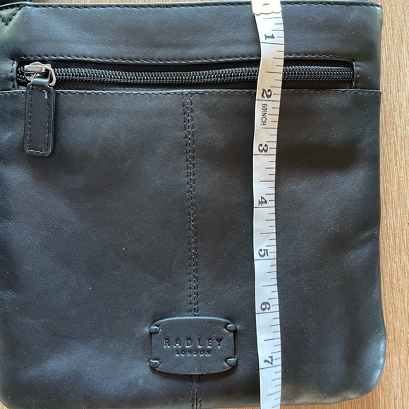 Radley London black crossbody - Picture 7 of 7